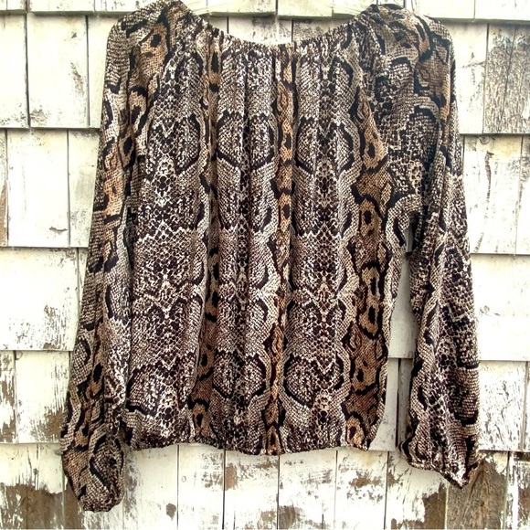 Adrienne Vittadini Lightweight Long Sleeves Printed Blouse - Picture 3 of 5